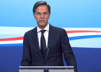 rutte frankrijk web Nederland verhoogt de bijdrage aan een Tsjechisch initiatief voor de snelle aankoop van artilleriegranaten voor Oekraïne met meer dan 100 miljoen euro.