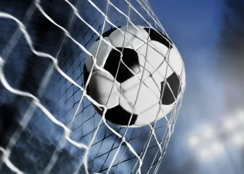 Transi en Binhood veilig, overige play-off kandidaten knokken voor positionering