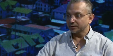 steven debipersad1 Tijdens de nieuwjaarsrede van de VES heeft de CEO van Staatsolie Anand Jagesar stil gestaan bij de impact die de offshore opportunities kunnen hebben op onze economie. "We hoeven nooit meer arm te zijn, maar we moeten wel goed beleid en de juiste keuzes maken", stelt Jagessar in zijn toespraak.