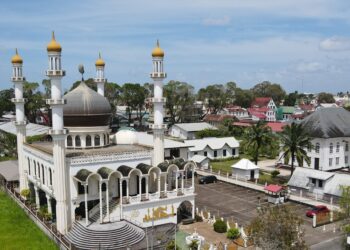 Wurggreep van leugen en bedrog verstikt de gemeenschap en ontwikkeling in Suriname