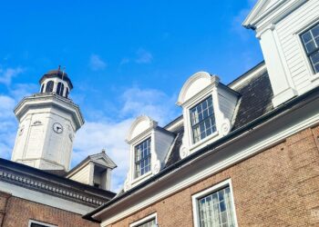 Historisch torengebouw van Financiën beroofd: koperen beplating gestolen
