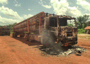 trucks gebrand web 1 Leden van het Regio Bijstand Team Midden (RBTM) hebben op vrijdag 3 november 2023 de voortvluchtige verdachte M.M. te Pikin Saron aangehouden.