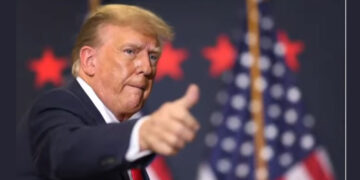 trump web 1 De Amerikaanse president Trump kondigt een verdere vermindering van troepen in Duitsland aan, wat spanningen met Berlijn en zorgen in het Congres oproept over Europese ....