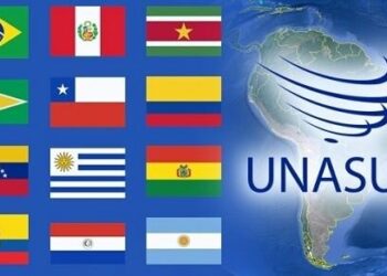 unasur flags.jpg 1195263685 In het kader van het verbeteren van de regionale integratie heeft president Luiz Inácio Lula da Silva van Brazilië initiatieven ondernomen om de 12 staatshoofden van de Unión de Naciones Suramericanas (UNASUR) weer bij elkaar te brengen.