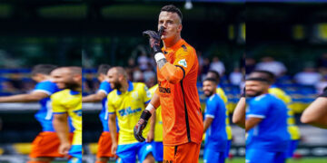 vaessen web 1 Stanley Menzo  is zeer tevreden met de keuze van Etienne Vaessen om voor Suriname uit te komen. De keeper van RKC maakt de switch van nationaliteit die door zijn opa mogelijk is.