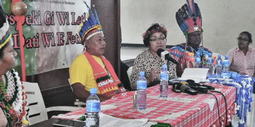 vids pc web Hoewel de Vereniging van Inheemse Dorpshoofden in Suriname bijna geen vertrouwen heeft in de regering en politiek, wil zij toch in dialoog blijven. Dat zegt de directeur van de VIDS, Cylene France, tegenover journalisten tijdens een persconferentie donderdag 15 februari.