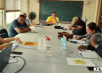 vids2 web De Vereniging van Inheemse Dorpshoofden in Suriname (VIDS) heeft minister David Abiamofo, van Natuurlijke Hulpbronnen (NH), woensdag geïnformeerd over de demarcatiekaarten van verschillende Inheemse gebieden.