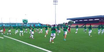 Profvoetbal in Suriname alleen levensvatbaar met export talenten