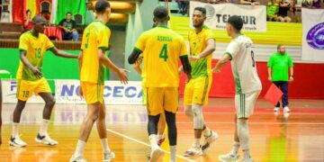 Surinaamse mannen volleyballers prolongeren Caribische titel in beslissende vijfsetter
