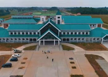 wanicaziekenhuis 1 Er is sprake van een enorm goede wil bij het Wanica Ziekenhuis en het heeft grote potentie, echter is het een grote uitdaging om specialisten te plaatsen bij het ziekenhuis. Dat zegt Amar Ramadhin, minister van Volksgezondheid, woensdag voor het begin van de raad van ministers.