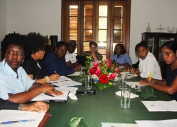 BIBIS 02 Amb Cuba TijdVz CARICOM Per 1 augustus 2024 heeft de Ambassadeur van Suriname in Cuba, Wendy Paulus-Aminta, het roulerend voorzitterschap van de diplomatieke missies van de CARICOM-lidstaten in Cuba overgenomen van St. Vincent and the Grenadines voor een periode van drie maanden.
