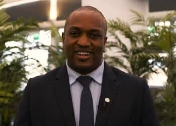 Akelige stilte en leegte achter de herrie van Bouva en de NDP