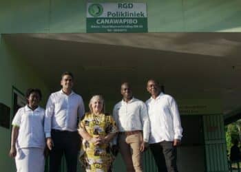 Minister Amar Ramadhin Bezoekt Hulp Poli RGD Canawapibo in District Commewijne