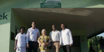 Minister Amar Ramadhin Bezoekt Hulp Poli RGD Canawapibo in District Commewijne
