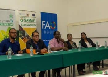 SAMAP celos Het Suriname Agriculture Market Access Project (SAMAP) heeft op 23 augustus 2024 met trots de nieuwste fase van zijn capaciteitsopbouw trainingsprogramma gelanceerd, in samenwerking met het Centrum voor Landbouwkundig Onderzoek in Suriname (CELOS).