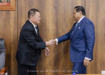 President Santokhi ontvangt Dalian-topman: Nieuwe projecten in vooruitzicht