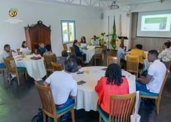 gef rom1 Suriname neemt de toekomst van haar milieuprojecten onder de loep. Tijdens een speciale workshop op 22 augustus heeft het ministerie van Ruimtelijke Ordening en Milieu de noodzaak benadrukt om de implementatie en duurzaamheid van Global Environment Facility (GEF) gefinancierde projecten nauwlettend te evalueren.