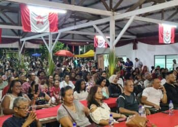 1000092862 Pertjajah Luhur, de partij die nooit slaapt, heeft tijdens een structuren meeting in het district Saramacca enkele kernen geïnstalleerd. Tijdens deze meeting waren aanwezig de 2e ondervoorzitter van de partij, Nasier Eskak, de coördinator van Saramacca, Uraiqit Ramsaran, ondervoorzitter, Bronto Somohardjo, voorzitter Paul Somohardjo en DNA-lid, Evert Karto. De meeting vond plaats in het PL-centrum Catharina Sophia.