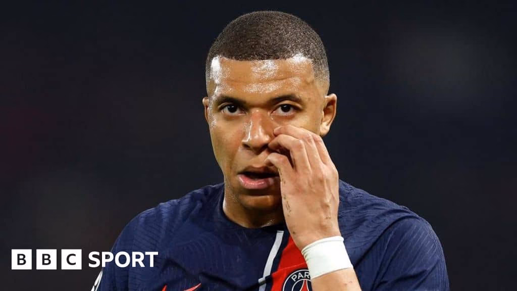 PSG weigert 55 miljoen euro aan Kylian Mbappé te betalen 9 177154c0 0efe 11ef 8d3e bd8254c642eb Een conflict tussen Paris Saint-Germain (PSG) en hun voormalig sterspeler Kylian Mbappé is geëscaleerd, nu de Franse voetbalclub weigert om 55 miljoen euro aan achterstallige betalingen over te maken. Volgens berichten van het Franse persbureau AFP heeft de juridische commissie van de Franse voetbalcompetitie (LFP) PSG bevolen om het bedrag aan de naar Real Madrid vertrokken aanvaller te betalen. Mbappé stapte eerder naar de commissie om zijn recht op de betalingen te claimen.