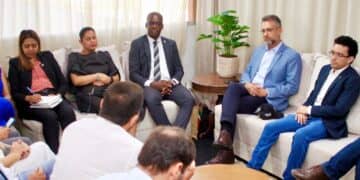 Consul-Generaal Alfons overhandigt geloofsbrieven aan Gouverneur van Amapá