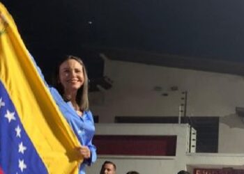 Maria Corina Machado1 De Venezolaanse oppositieleider en mensenrechtenactiviste María Corina Machado is bekroond met de prestigieuze Václav Havel-prijs voor de mensenrechten. Deze prijs, die de uitzonderlijke inzet van individuen en organisaties ter verdediging van de mensenrechten erkent, werd voor de twaalfde keer uitgereikt tijdens een ceremonie van de Raad van Europa.