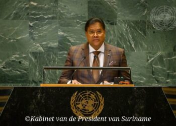 UNAG 3 Het Surinaamse staatshoofd opgeroepen tot meer internationale solidariteit met Haïti en tot de opheffing van het economische embargo tegen Cuba. Hij is voorstander van een grotere betrokkenheid van de internationale gemeenschap bij de aanhoudende humanitaire- en veiligheidscrisis in Haïti.