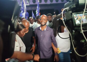 andre André Theodorus Misiekaba is weer lid van de Nationale Democratische Partij (NDP). De politicus, die ruim vier jaar rust had genomen om aan “evaluatie en bezinning” te doen, is een sterke aanwinst voor de partij in deze verkiezingstijd.