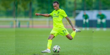 roscello vlijter Een aantal spelers, in de huidige voorselectie van Natio, maakte de afgelopen weken een transfer. In vrijwel alle gevallen betekende dat tegelijk ook een verhuizing naar een andere competitie, in een ander land. Bij sommige spelers kan het even duren, voor dat ze weer hun beste vorm te pakken hebben. Maar er is relatief wel nog maar weinig tijd, om de eindselectie te halen...