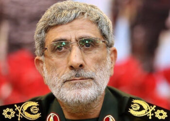 451419 Esmail Qaani, de commandant van de Iraanse Quds Brigade, is vermist sinds de Israëlische luchtaanvallen op Beiroet vorige week. Hij was naar Libanon gereisd direct na de dood van Hezbollah-leider Hassan Nasrallah, die vorige maand omkwam door een Israëlische aanval. Sinds de aanvallen op Beiroet is er geen contact meer geweest met Qaani, zo melden twee hoge Iraanse veiligheidsfunctionarissen aan persbureau Reuters.