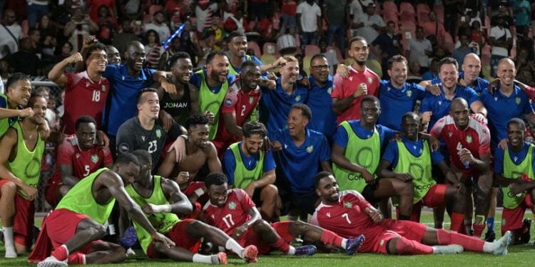 PARAMARIBO, SURINAME. OCTOBER 15th: Suriname team celebrates during the League A Group A match between Suriname and Guyana in the Concacaf Nations League, held at the Dr. Ir. Franklin Essed stadium, in Paramaribo, Suriname.
(PHOTO BY CLYDE BAPTISTE/STRAFFONIMAGES/MANDATORY CREDIT/EDITORIAL USE/NOT FOR SALE/NOT ARCHIVE)