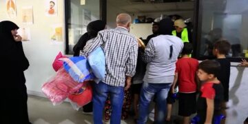 EU Lebanon 1 De Europese Unie heeft woensdag aangekondigd dat zij een grootschalige humanitaire luchtbrug naar Libanon opzet, als reactie op de toenemende humanitaire nood in het land.