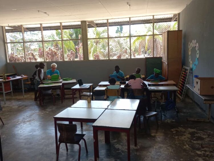 Ko Haika Muziek school POLITIEK & ECONOMIE | MISDAAD & POLITIE | INGEZONDEN | COLUMN & OPINIE | ENTERTAINMENT | SPORT | GEZONDHIED | KEY NEWS |