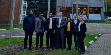 Ministerie van Openbare Werken versterkt samenwerking met KNMI