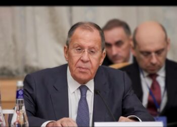 Sergei Lavrov buza min Rusland Rusland heeft besloten de Taliban van de lijst met terroristische organisaties te verwijderen, een belangrijke stap in de normalisatie van de relaties met deze extremistische beweging. Volgens het ministerie van Buitenlandse Zaken is deze beslissing “op het hoogste niveau genomen”, aldus het staatspersbureau TASS.