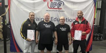 Powerlifters Djarkasi en Kariodimedjo naar Costa Rica voor Pan-Amerikaanse Bench Press Kampioenschappen
