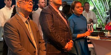 Santokhi praat over succesvolle werkbezoeken Aruba en Curacao; nu onderweg naar Miami en Colombia