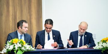 AZP en ’s Lands Hospitaal krijgen USD 13 miljoen ondersteuning voor moeder-kindzorg van TotalEnergies en APA Corporation