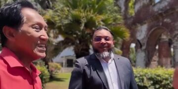 somohardjo x2 “De PL is als een stuk vuil behandeld door de president”, zegt voormalig minister Bronto Somohardjo van Binnenlandse Zaken in gesprek met D-TV Express.