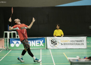 CSP00400 De 15e editie van het Suriname International Badminton Toernooi is met succes afgesloten. Het toernooi vond plaats van 13 tot en met 17 november in het Ring Sport Center en bracht 72 spelers uit 12 landen samen, die streden om de titels in vijf categorieën. Suriname werd vertegenwoordigd door een team van 32 spelers en behaalde een indrukwekkende zeven medailles.