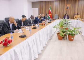 IMF-delegatie en president Santokhi bespreken voortgang herstelprogramma en toekomstige olie-inkomsten