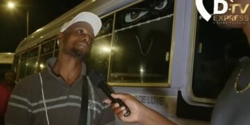 Screenshot 2024 11 20 100233 “We kunnen elk moment staken”, zegt een ontevreden bushouder in gesprek met D-TV Express. De bushouders hebben al zes maanden lang geen brandstofcompensatie ontvangen en eisen dat dit onmiddellijk in orde wordt gemaakt.