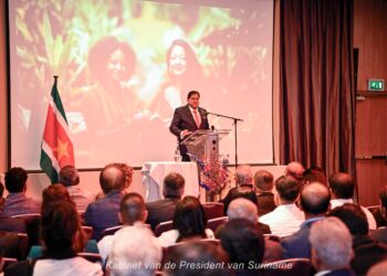 President Santokhi versterkt banden met diaspora in Nederland
