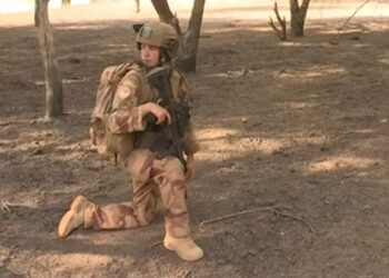 france soldier Tsjaad heeft besloten de militaire samenwerking met Frankrijk te beëindigen, wat betekent dat de ongeveer duizend Franse militairen die momenteel gestationeerd zijn in het Afrikaanse land, het binnenkort moeten verlaten.