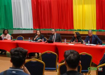 koers 4 Tijdens een informatieve bijeenkomst in de Congreshal op 21 november 2024 kregen deelnemers aan de Nationale Dialoog uitleg over de dynamiek achter de wisselkoers in Suriname.