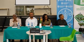 samap lvv De Stichting Centrum voor Landbouwkundig Onderzoek in Suriname (CELOS) en het Suriname Agriculture Market Access Project (SAMAP) organiseerden in samenwerking met het ministerie van Landbouw, Veeteelt en Visserij (LVV) een seminar voor belangrijke spelers in de landbouwsector.