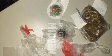 Vrouw aangehouden met drugs verstopt in voedsel voor arrestant