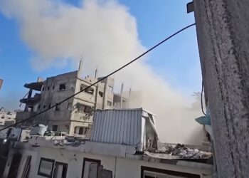 Kamal Adwan hospital Het Israëlische leger heeft het Kamal Adwan-ziekenhuis in Noord-Gaza gedwongen geëvacueerd en medisch personeel, waaronder ziekenhuisdirecteur Dr. Hussam Abu Safiya, aangehouden voor ondervraging.