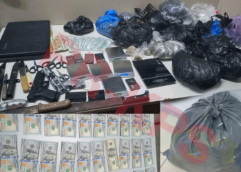 Screenshot 2024 12 14 135159 Tijdens een gerichte actie in het kader van Operatie “Kerstbrood” heeft een gemengd team bestaande uit het Regio Bijstand Team Paramaribo (RBTP), het Quick Response Team (QRT) en het Korps Penitentiaire Ambtenaren (KPA) op donderdagavond 12 december 2024 verschillende drugslocaties in Regio Paramaribo bezocht.