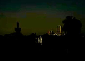 cuba stroomuitval In de vroege ochtend van woensdag is het nationale elektriciteitsnet van Cuba volledig ingestort, nadat de grootste elektriciteitscentrale van het land, Antonio Guiteras in Matanzas, uitviel.