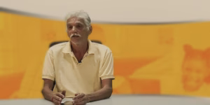 kenneth sukul Suriname moet vanaf morgen werken aan een roadmap. Wij sturen de wereld niet en we moeten zorgvuldig voor ons een weg erdoorheen uitzetten. Dat was de belangrijkste boodschap van president Simons in haar toespraak bij de viering van vijftig jaar onafhankelijkheid op dinsdag 25 november 2025. Die wetenschap is 50 jaar te laat gedeeld met de samenleving, maar Suriname kan met de huidige verschuivingen in de geopolitiek alsnog haar weg creëren.